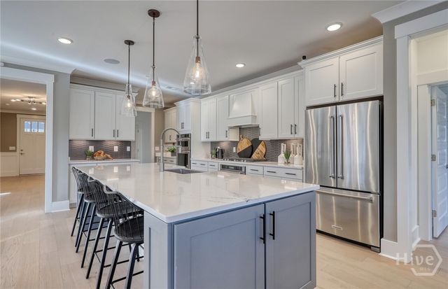 97 Sandy Bend Dr, Richmond Hill, GA 31324