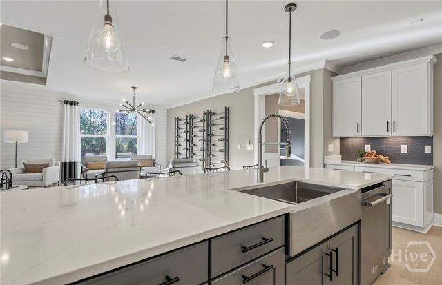 97 Sandy Bend Dr, Richmond Hill, GA 31324