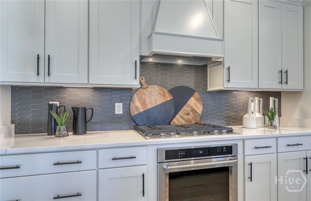 97 Sandy Bend Dr, Richmond Hill, GA 31324