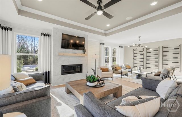 97 Sandy Bend Dr, Richmond Hill, GA 31324