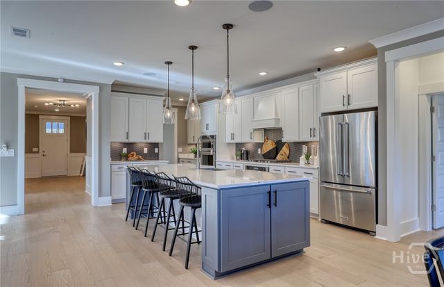 97 Sandy Bend Dr, Richmond Hill, GA 31324