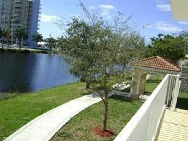 2080 NE 167th Street 38, North Miami Beach, FL 33162