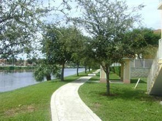 2080 NE 167th Street 38, North Miami Beach, FL 33162
