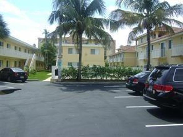 2080 NE 167th Street 38, North Miami Beach, FL 33162