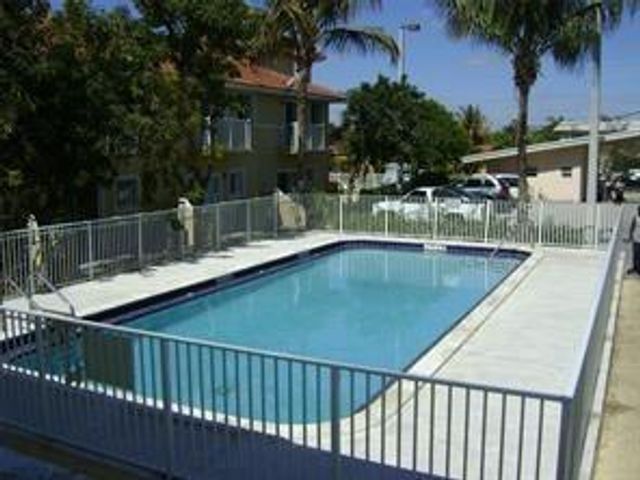 2080 NE 167th Street 38, North Miami Beach, FL 33162