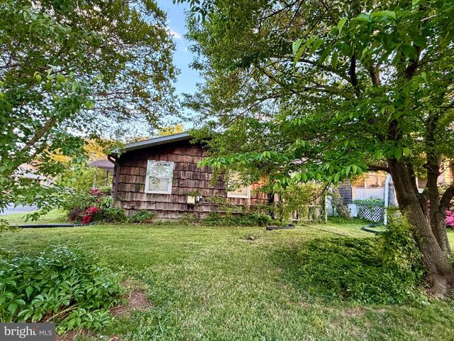 1720 N BRYAN ST, Arlington, VA 22201
