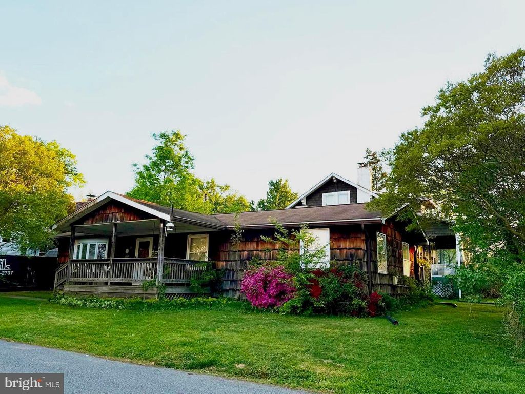 1720 N BRYAN ST, Arlington, VA 22201