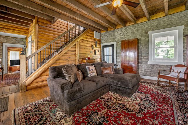 1378 Brentsville Road, Paris, KY 40361