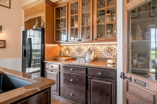 1378 Brentsville Road, Paris, KY 40361