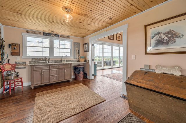 1378 Brentsville Road, Paris, KY 40361