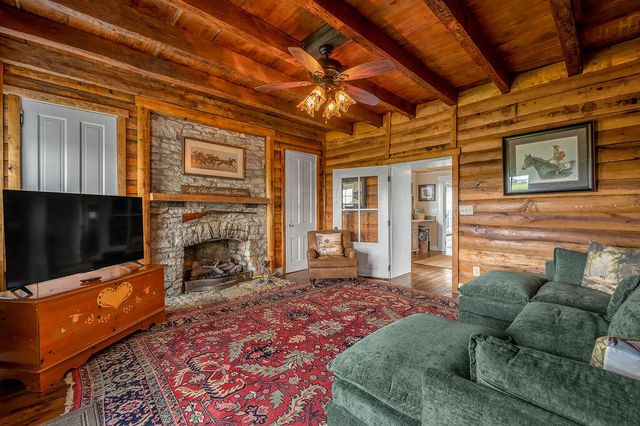 1378 Brentsville Road, Paris, KY 40361