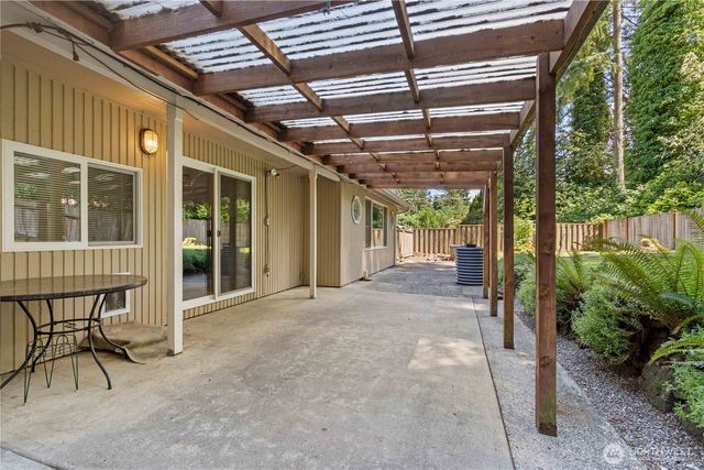 6712 53rd Street W, University Place, WA 98467