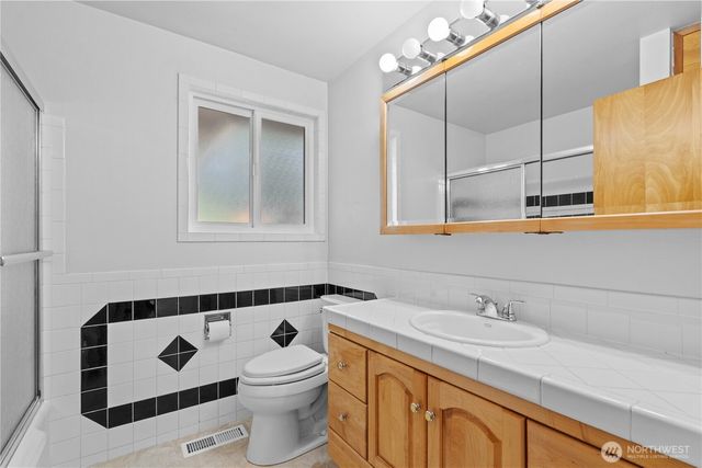 6712 53rd Street W, University Place, WA 98467
