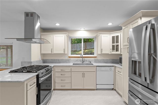 6712 53rd Street W, University Place, WA 98467
