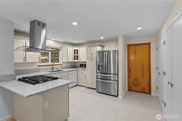 6712 53rd Street W, University Place, WA 98467
