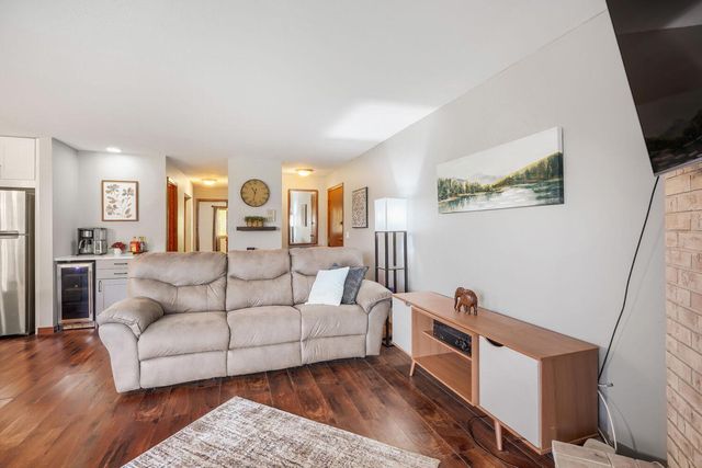 14411 Fairway Drive, Eden Prairie, MN 55344