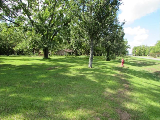 3239 Bob Bowen Road, Blackshear, GA 31516