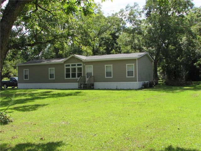 3239 Bob Bowen Road, Blackshear, GA 31516