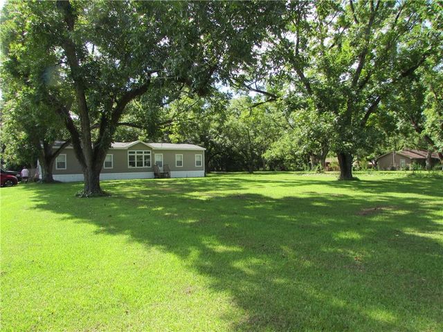 3239 Bob Bowen Road, Blackshear, GA 31516