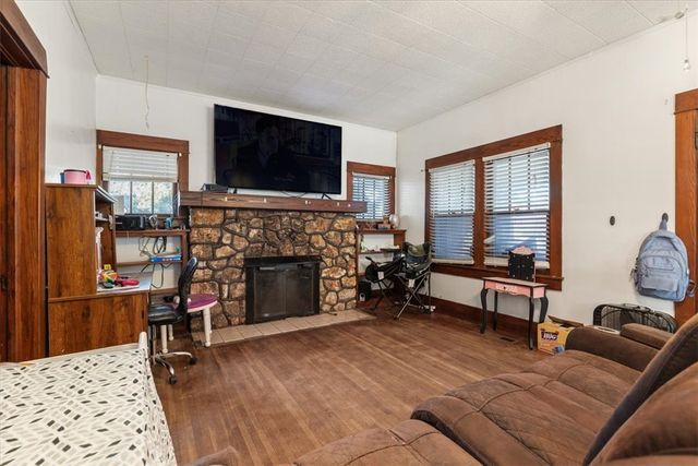 113 S Rust Avenue, Gentry, AR 72734