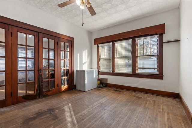 113 S Rust Avenue, Gentry, AR 72734