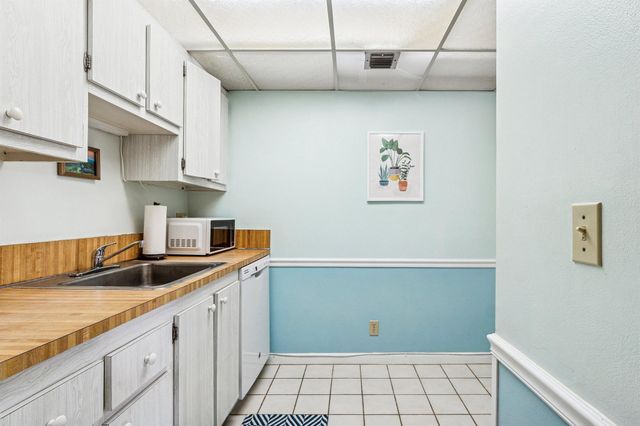 1805 Fairview Villas Drive 3, Palm Springs, FL 33406