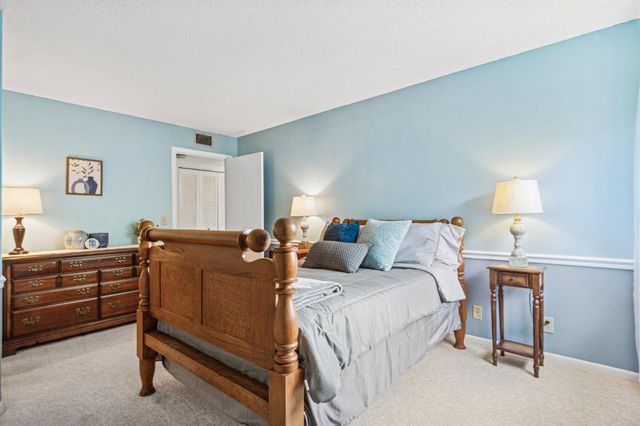 1805 Fairview Villas Drive 3, Palm Springs, FL 33406