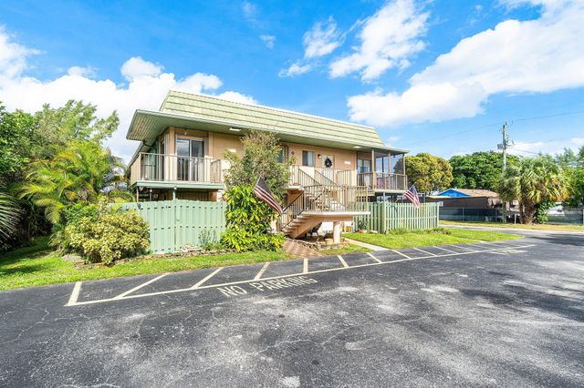 1805 Fairview Villas Drive 3, Palm Springs, FL 33406