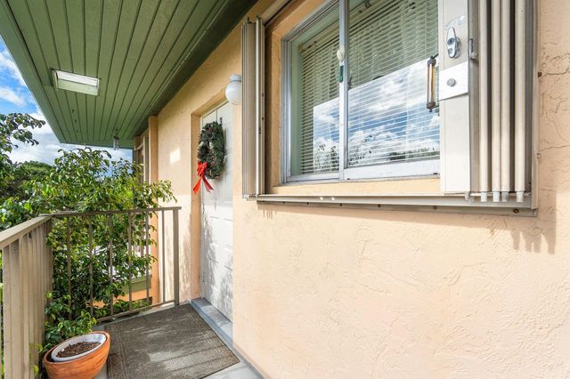 1805 Fairview Villas Drive 3, Palm Springs, FL 33406