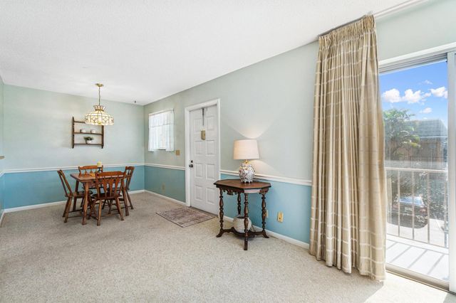 1805 Fairview Villas Drive 3, Palm Springs, FL 33406