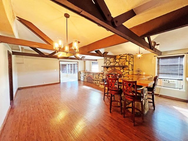 1102 W Brown Ave, Alpine, TX 79830