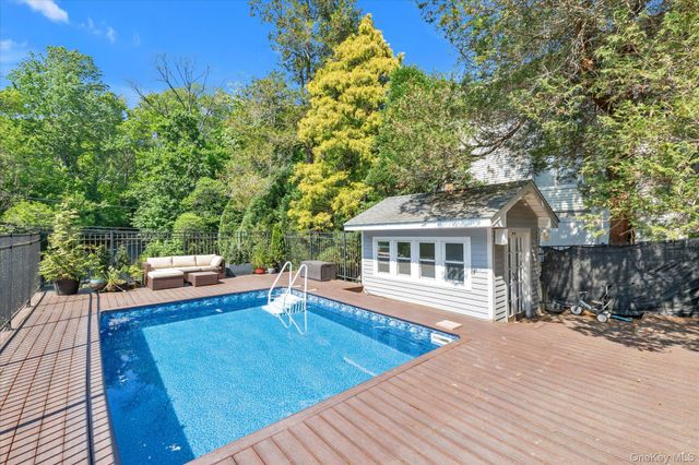 80 Skunks Misery Road, Locust Valley, NY 11560