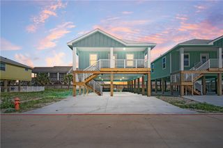 256 Flounder Dr, Port Aransas, TX 78373