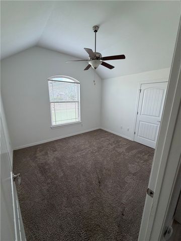 4678 W Croft Drive, Fayetteville, AR 72704