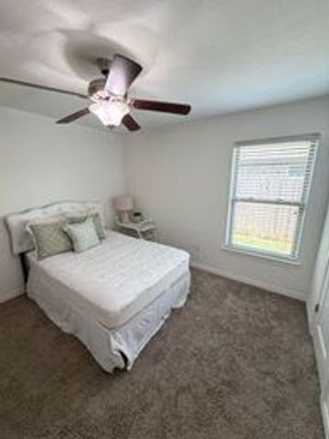 4678 W Croft Drive, Fayetteville, AR 72704