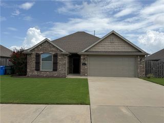 4678 W Croft Drive, Fayetteville, AR 72704