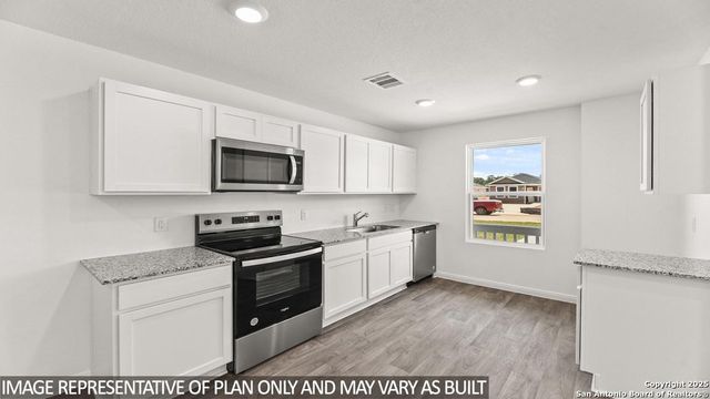 2033 Zephyr Lily, San Antonio, TX 78221