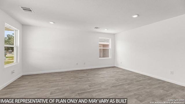 2033 Zephyr Lily, San Antonio, TX 78221