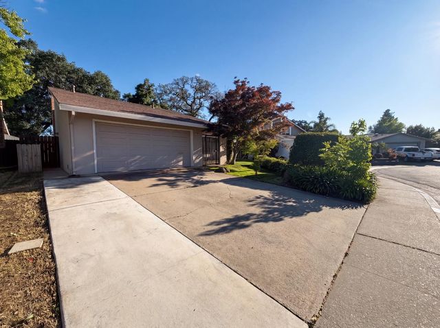 9648 Elmira Cir, Sacramento, CA 95827