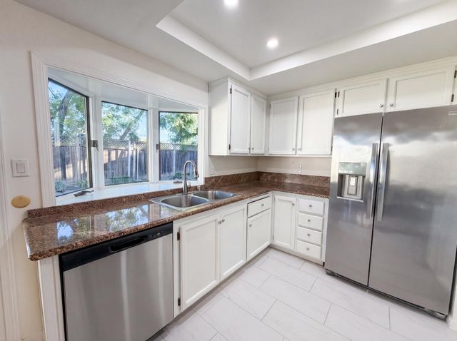 9648 Elmira Cir, Sacramento, CA 95827