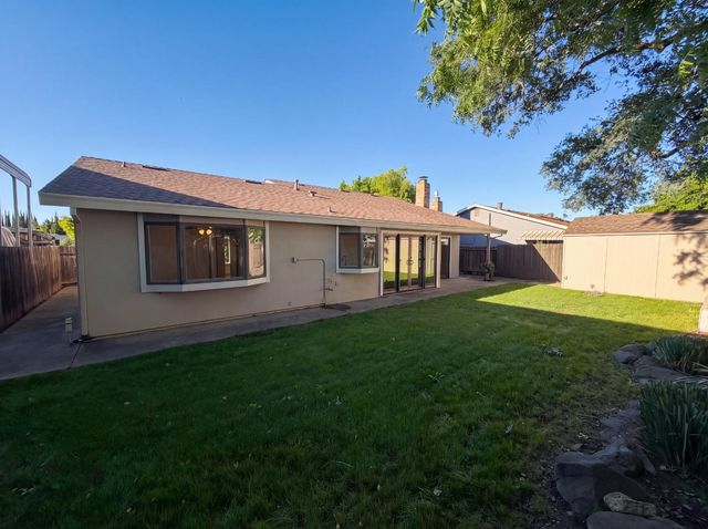 9648 Elmira Cir, Sacramento, CA 95827