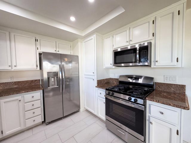 9648 Elmira Cir, Sacramento, CA 95827