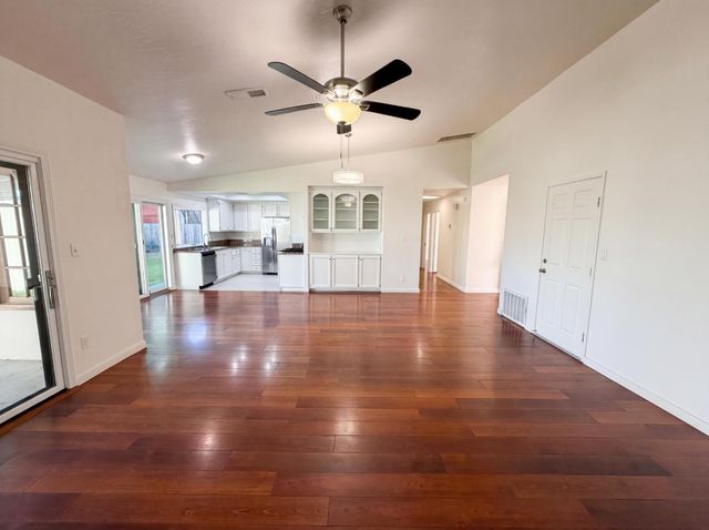 9648 Elmira Cir, Sacramento, CA 95827