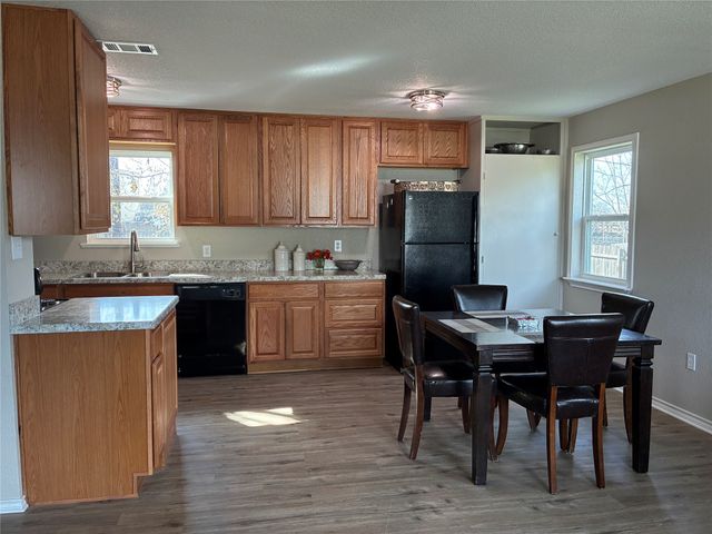 5066 E HIGHWAY 199, Springtown, TX 76082