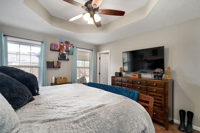 1813 Edgewood Drive, Aurora, MO 65605