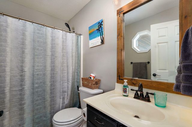 1813 Edgewood Drive, Aurora, MO 65605