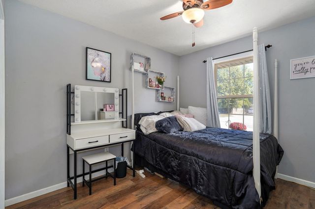 1813 Edgewood Drive, Aurora, MO 65605