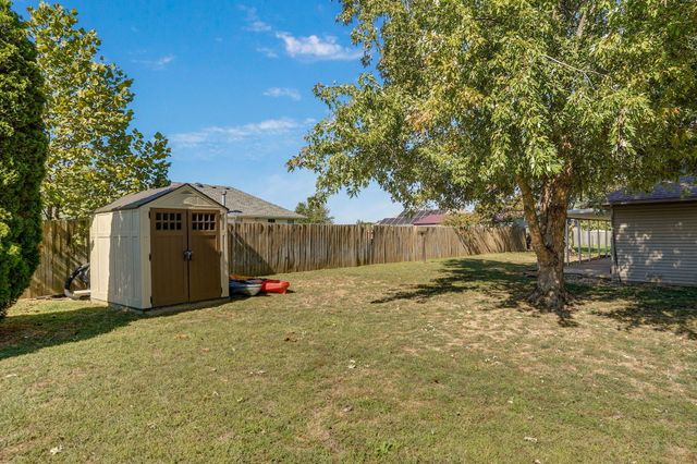 1813 Edgewood Drive, Aurora, MO 65605