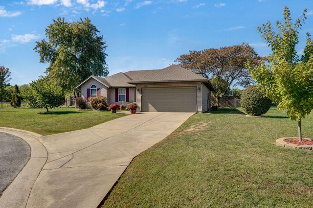 1813 Edgewood Drive, Aurora, MO 65605