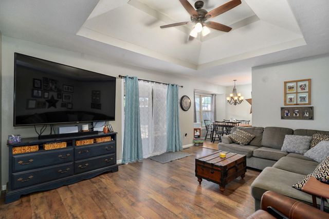 1813 Edgewood Drive, Aurora, MO 65605